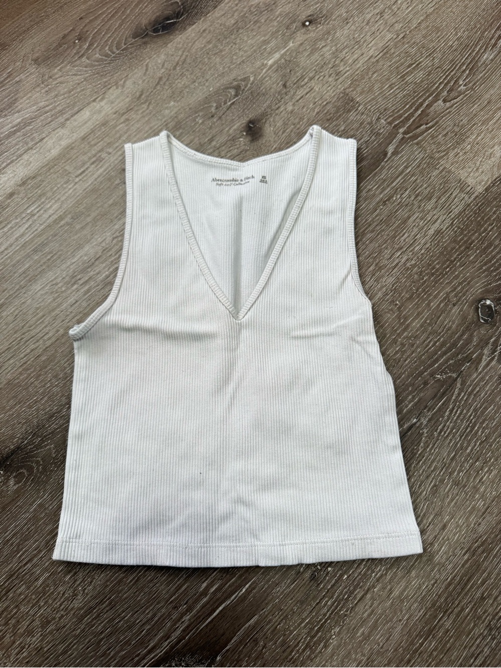 Abercrombie and fitch v neck tank